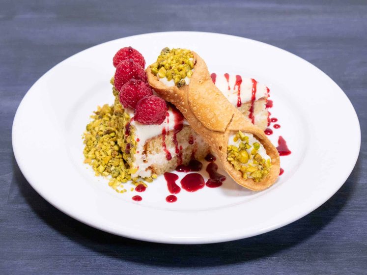 Mangiare Cannoli Cake